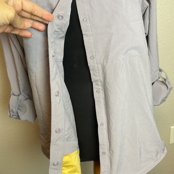 Duluth Trading Co UPF button down, Wm’s Sz Medium, gray - Picture 3 of 11